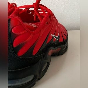 Nike Air Max Plus TN University Red, size 9